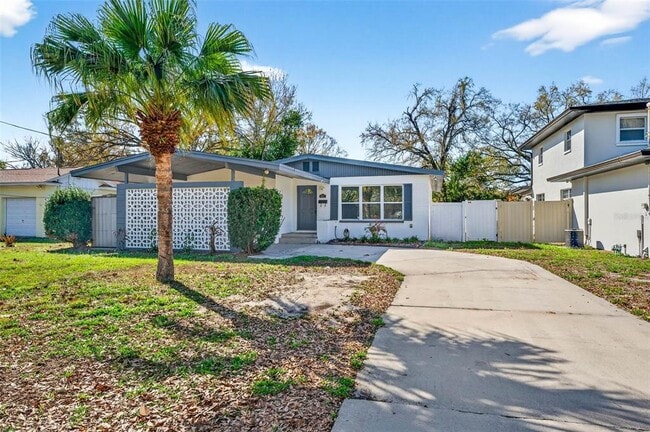 Building Photo - 1012 W Adalee St