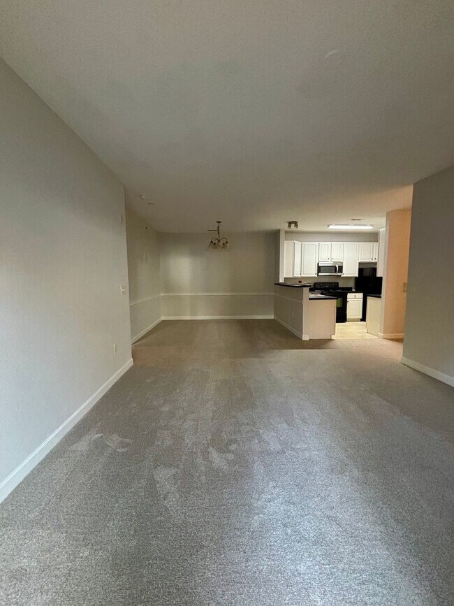 Building Photo - 2BR/2BA Condo; $250 off SECOND FULL Month of Rent