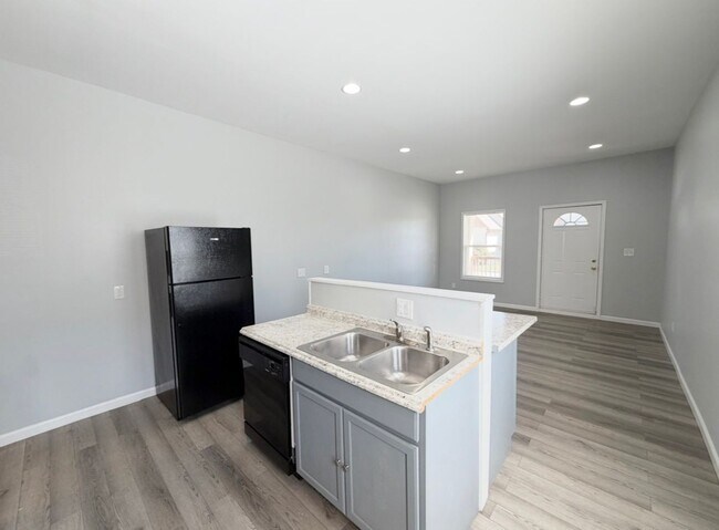 Building Photo - 1756-1756 S Delaware St