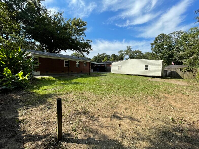 Backyard 3 of 4 - 788 Crockett Dr