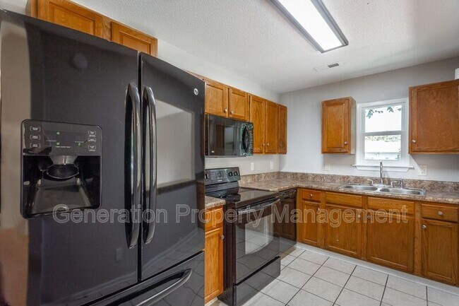 Building Photo - 2005 S Lyerly St