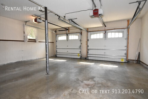 Building Photo - 1835 S Abbey Cir