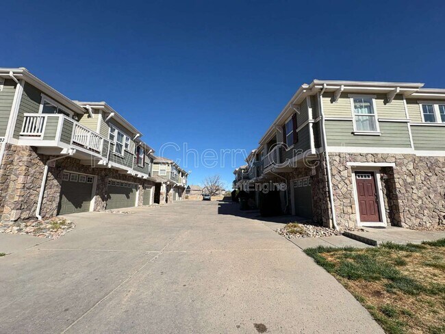 Building Photo - 12839 Mayfair Way