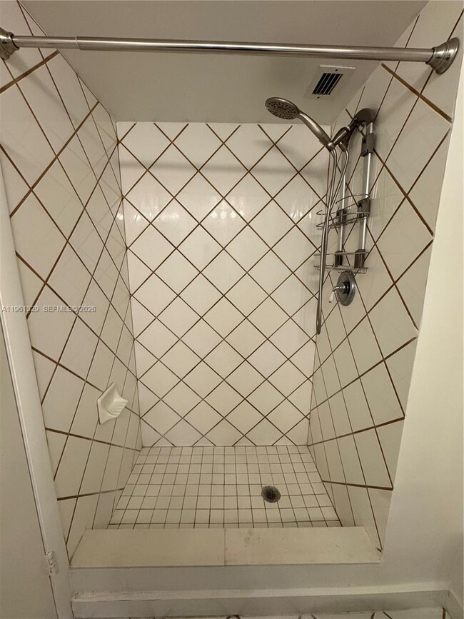 Building Photo - 18041 Biscayne Blvd