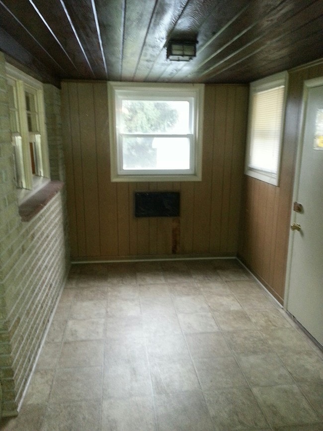 Building Photo - 999 Churchtown Rd