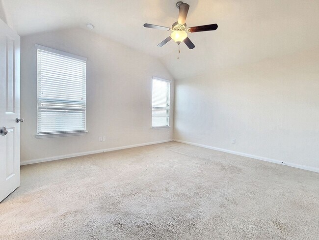 Building Photo - Beautiful One Level 3 BR / 2 BA Home for R...