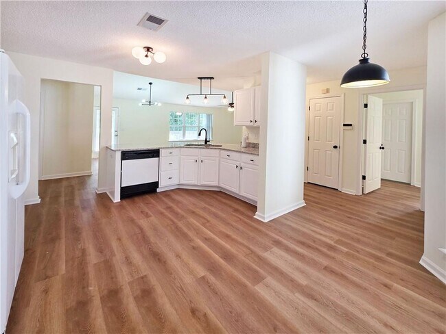 Building Photo - 2806 Vintage Wood Way