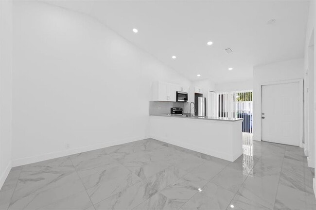 Building Photo - 8580 NW 32nd St