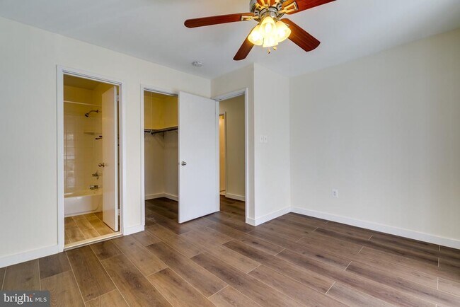 Building Photo - 9836 Sweet Mint Dr