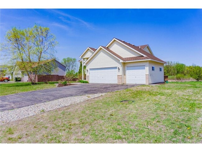 Building Photo - 2112 Blake Ave