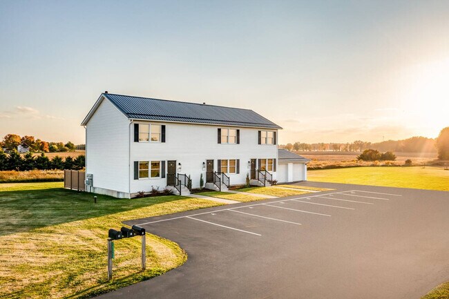 Building Photo - 10268 Cleveland Rd