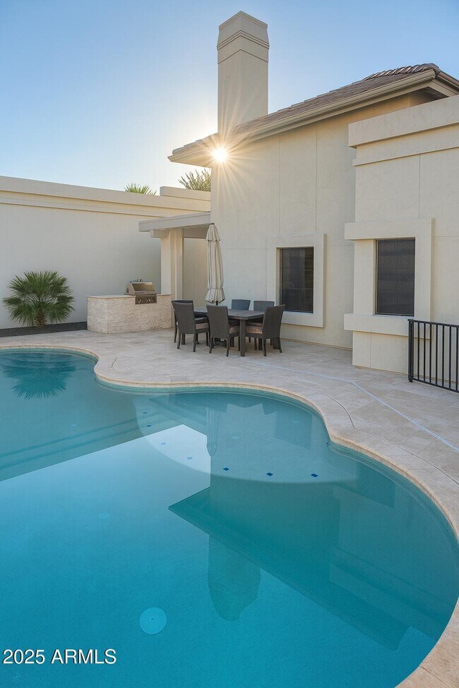 Building Photo - 8100 E Camelback Rd