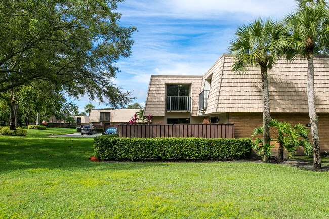 Building Photo - 3679 SW Sunset Trace Cir