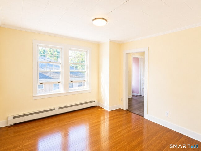 Building Photo - 23 Farnham Ave