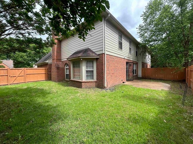 Building Photo - 4031 Sawgrass Dr