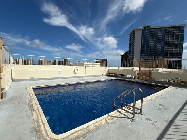 Building Photo - Beautifully upgraded 1-bedroom, 1-bath with Parking $2,300 includes utilities & WIFI