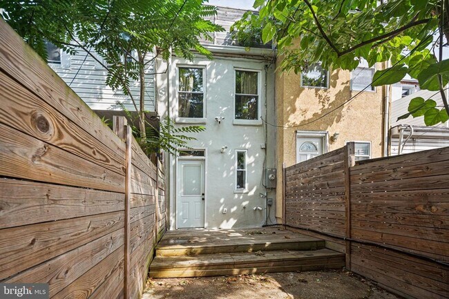 Building Photo - 1259 Washington Blvd