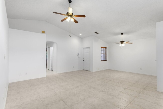 Building Photo - 3622 Coco Lake Dr