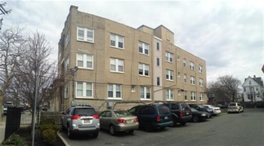 Building Photo - 15 N Hartford Ave