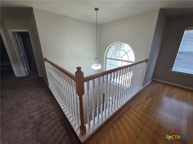 Building Photo - 423 Wrought Iron Dr