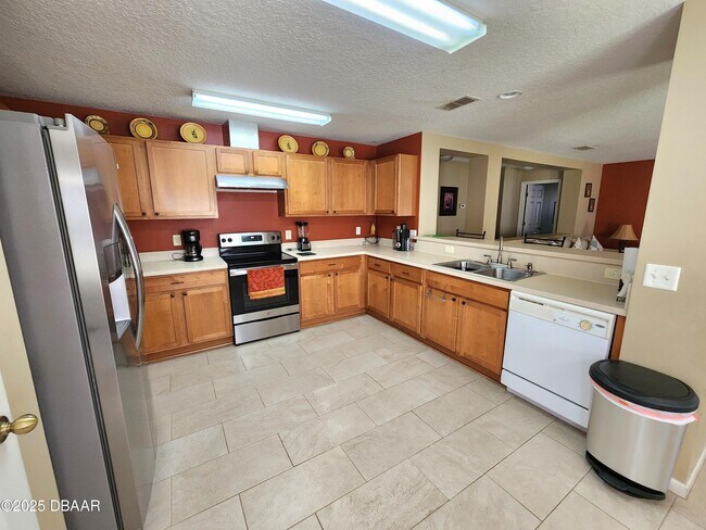 Building Photo - 260 Bayberry Lakes Blvd