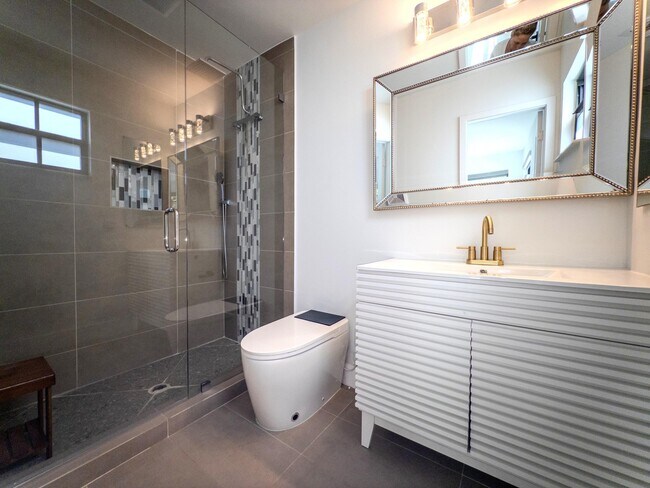 Building Photo - 576 Westree Ln