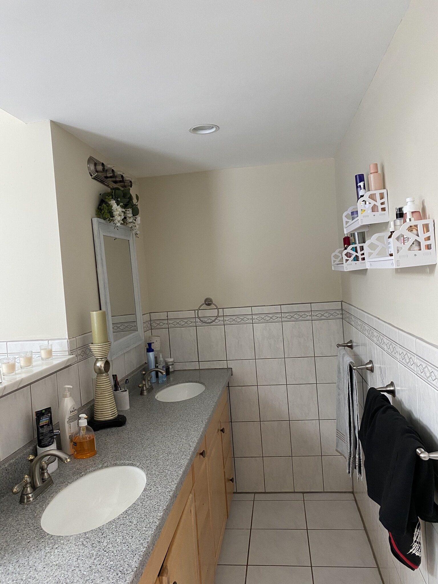 Building Photo - 219 Whiskeag Rd