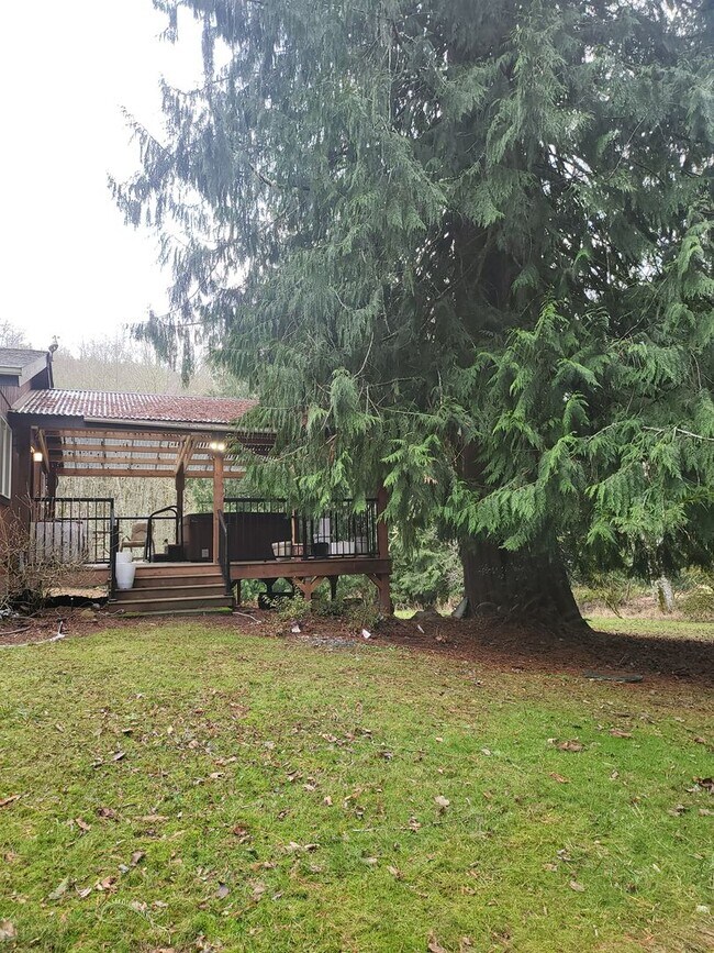 Building Photo - Country Living in Mossyrock