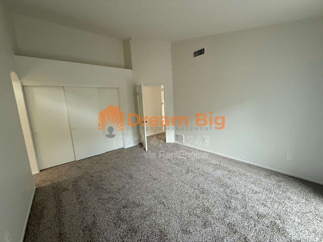 Building Photo - 1585 Stoneykirk Dr