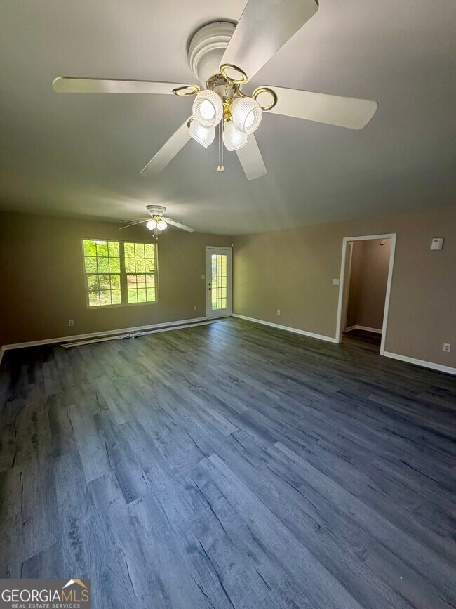 Building Photo - 110 Alice Dr