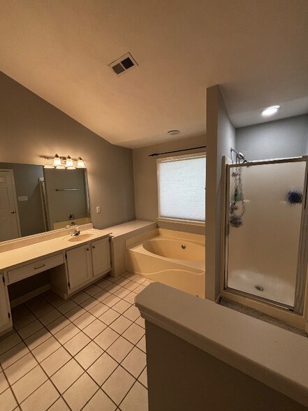 Building Photo - 3613 Elkton Dr