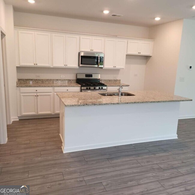 Building Photo - 448 Golden Eagle Pkwy