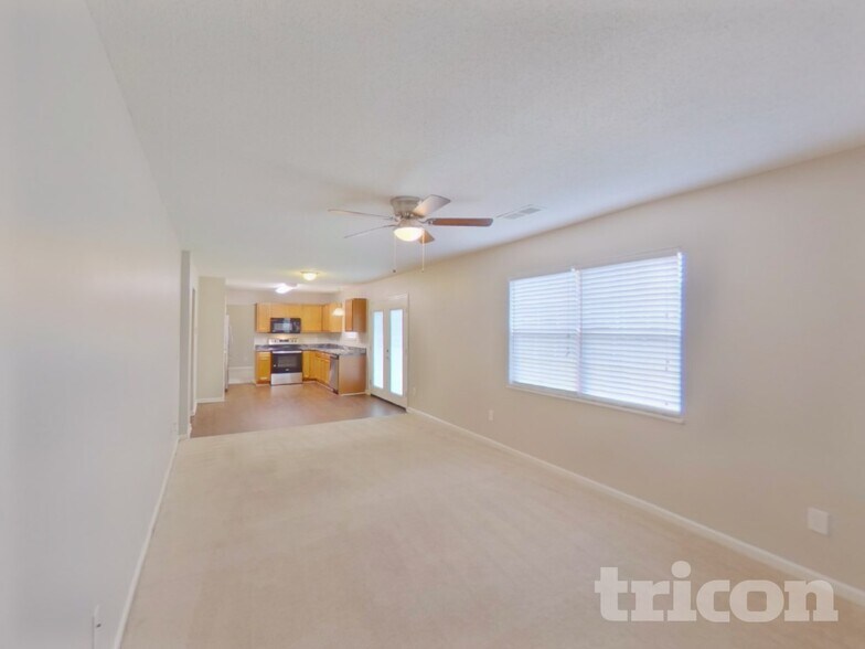 Building Photo - 732 Elderberry Ln