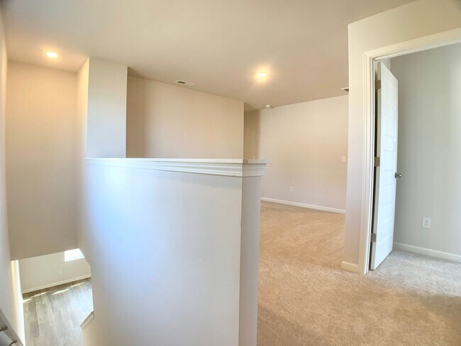 Building Photo - 821 Moray Ln