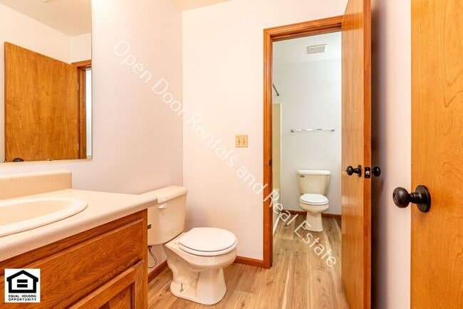 Building Photo - 1510 Fieldstone Dr