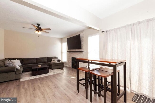 Building Photo - 1011 Martin Dr