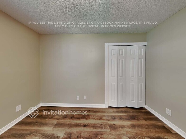 Building Photo - 6625 NW 48th Manor
