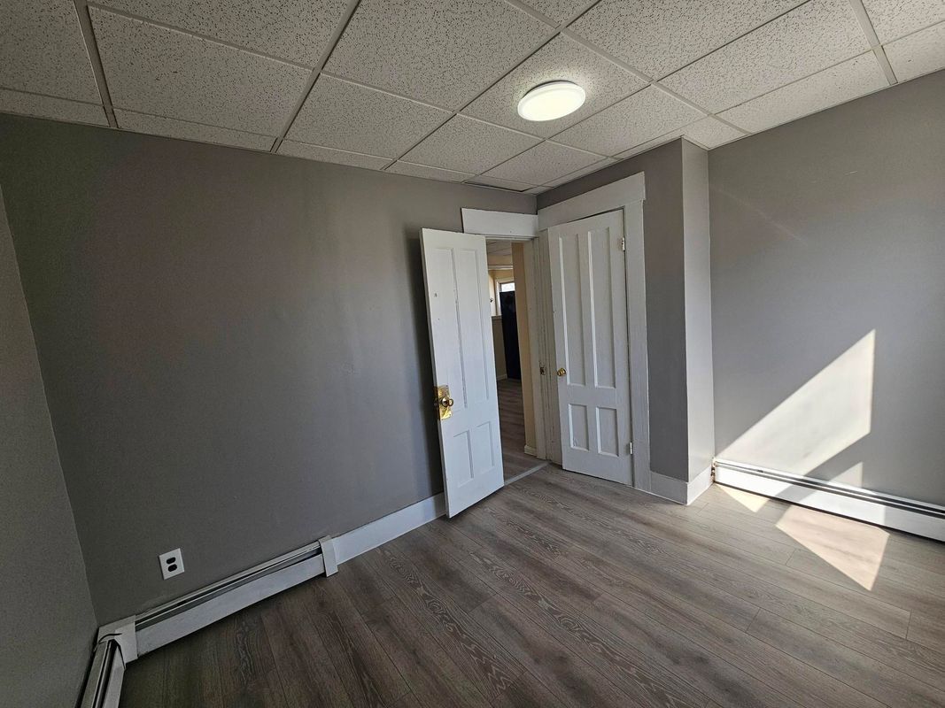 Building Photo - 40 Putnam St