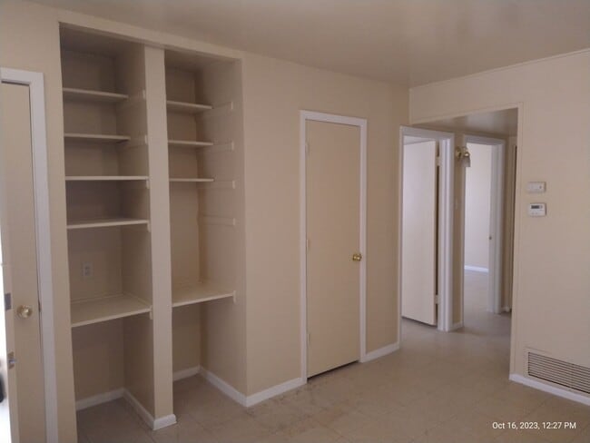 Building Photo - 359 Waxwood Ln