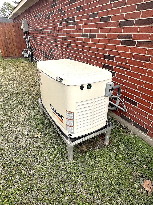 Building Photo - 8426 Hunters Village Dr