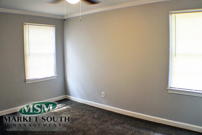 Building Photo - *REDUCED!!* BRICK RANCH OFF SKIDAWAY- AVAI...