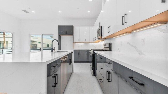 Building Photo - 67670 Buckboard Ln