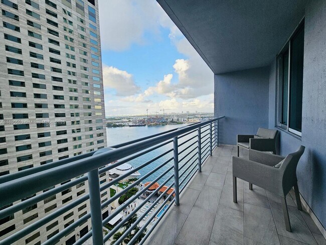 Building Photo - 335 S Biscayne Blvd