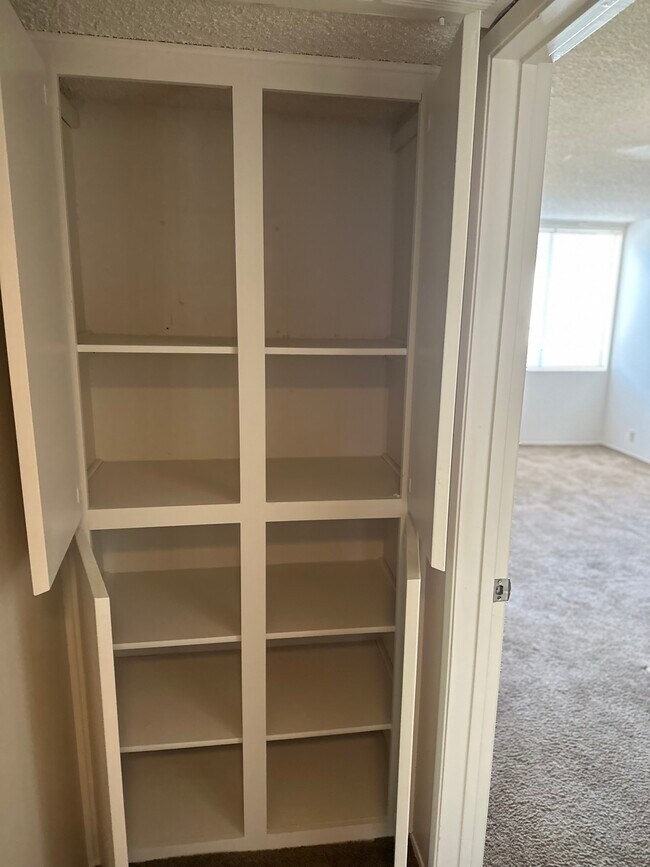 Building Photo - 4861 Collwood Blvd