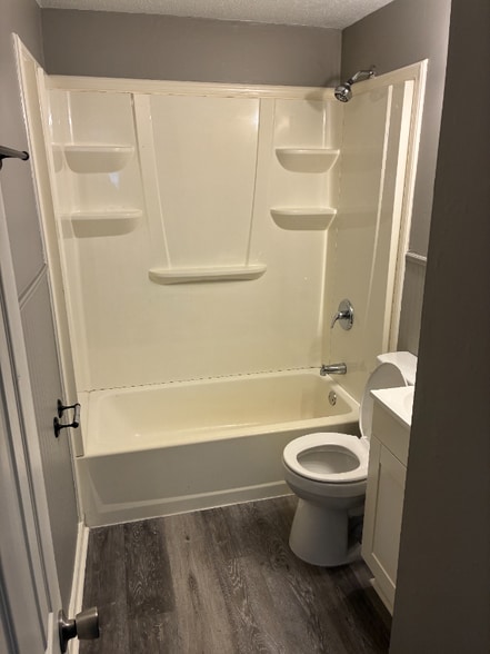 Building Photo - 4441 NE Winn Rd