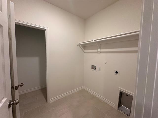 Building Photo - 663 Saxony Dr