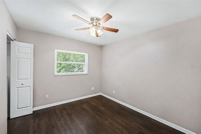 Building Photo - 14706 Carnation Dr