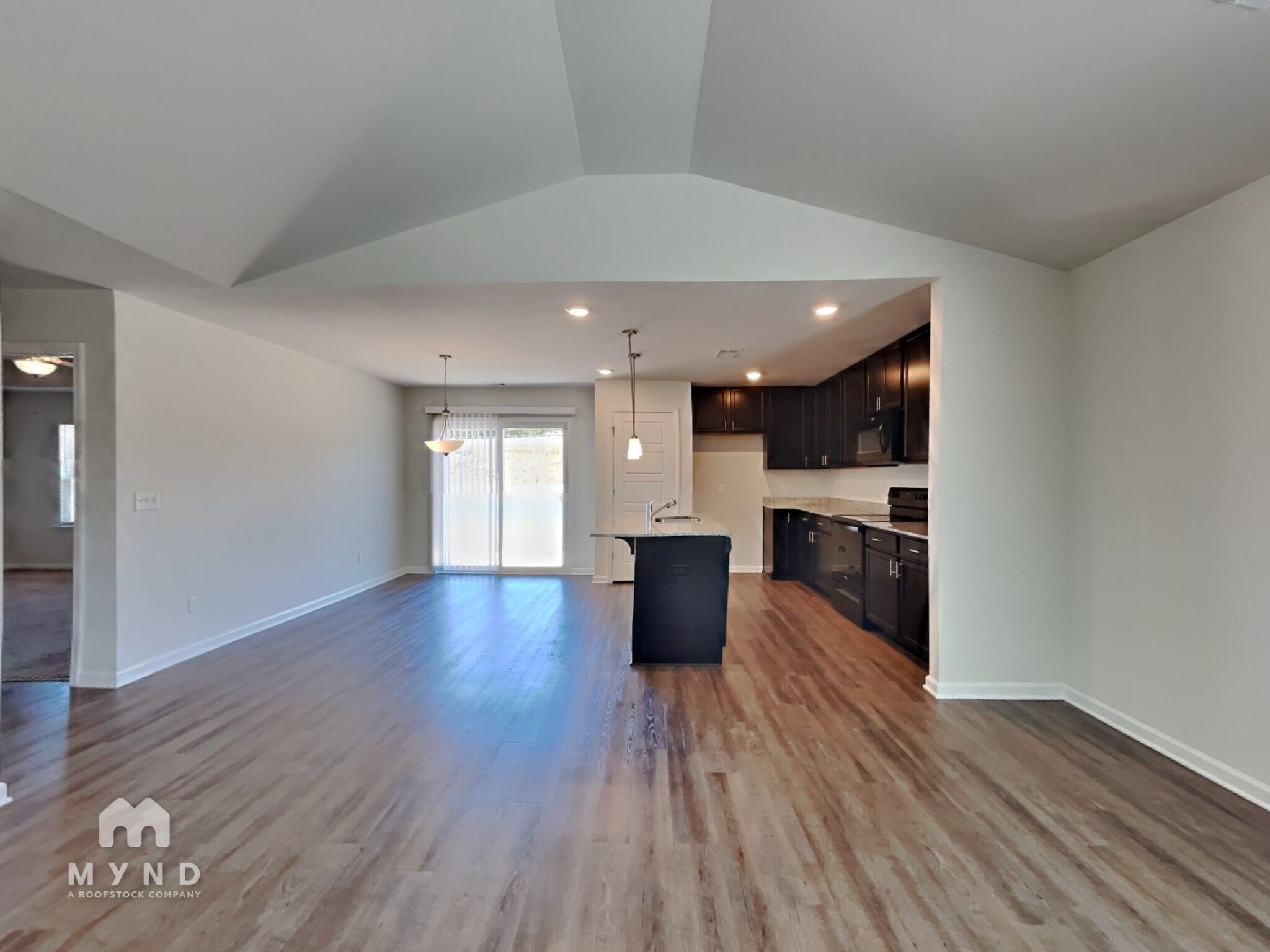 Building Photo - 120 Dasher Dr