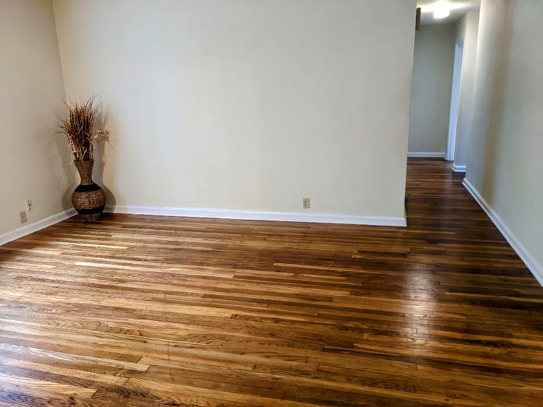 Building Photo - 5932 Belmont Ave