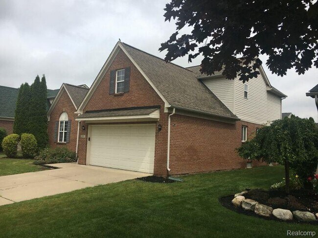 Building Photo - 879 Autumn Ridge Dr